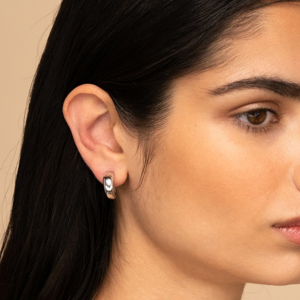 Mejuri Dome Hoops silver with rhodium plating